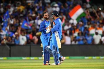 ICC Hall of Fame – யில் இடம் பிடித்த எம் எஸ் தோனி… இவர் தலைச்சிறந்த கேப்டன்களில் ஒருவர்… முன்னாள் வீரர் தினேஷ் கார்த்திக் புகழாரம்…!!!