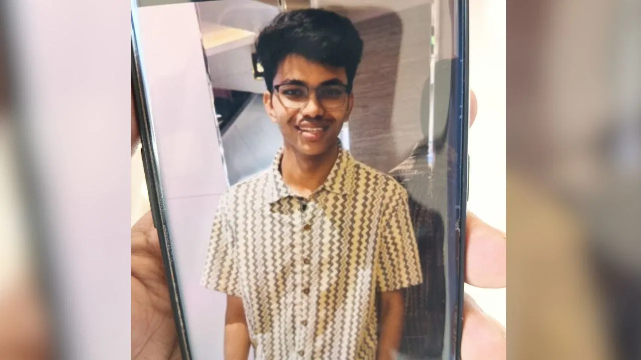 “மன்னிக்கவும்.. நான் மன அழுத்தத்தில் இருக்கிறேன் என்னை போல யாரும் செய்ய வேண்டாம்” … மருத்துவக் கல்லூரி மாணவர் தற்கொலை… பரபரப்பு சம்பவம்..!!