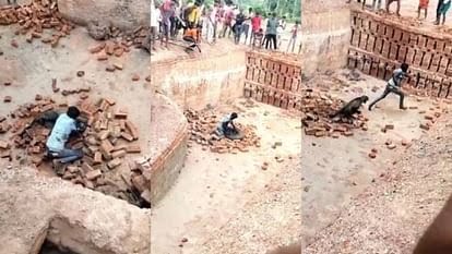 திக் திக் நிமிடங்கள்..! “ஆவேசத்துடன் சீறிப்பாய்ந்த கருஞ்சிறுத்தை”… போராடி உயிர்த்தப்பிய வாலிபர்… சுற்றி  நின்று வேடிக்கை பார்த்த மக்கள்… வைரலாகும் வீடியோ…!!!
