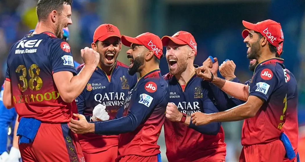18 வருட கனவு….. “கோப்பையை வென்றது RCB” Ee Sala Cup Namde…. கொண்டாடும் ரசிகர்கள்…!!