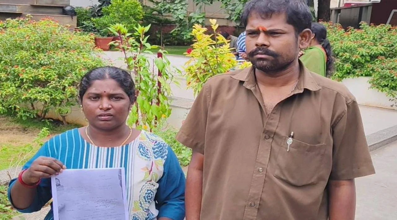 “மாத்திரை மட்டும் கொடுத்தாங்க…. இப்போ என் கணவருக்கு….” 2 பிள்ளைகளின் தாய் அளித்த புகார் மனு…. அதிர்ச்சி சம்பவம்….!!