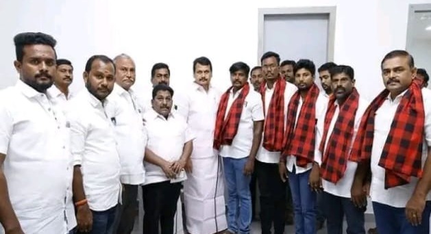 FLASH: அதிமுக உள்ளிட்ட மாற்று காட்சியினர் இன்று திமுகவில் ஐக்கியம்…. அதிர்ச்சியில் இபிஎஸ்….!!