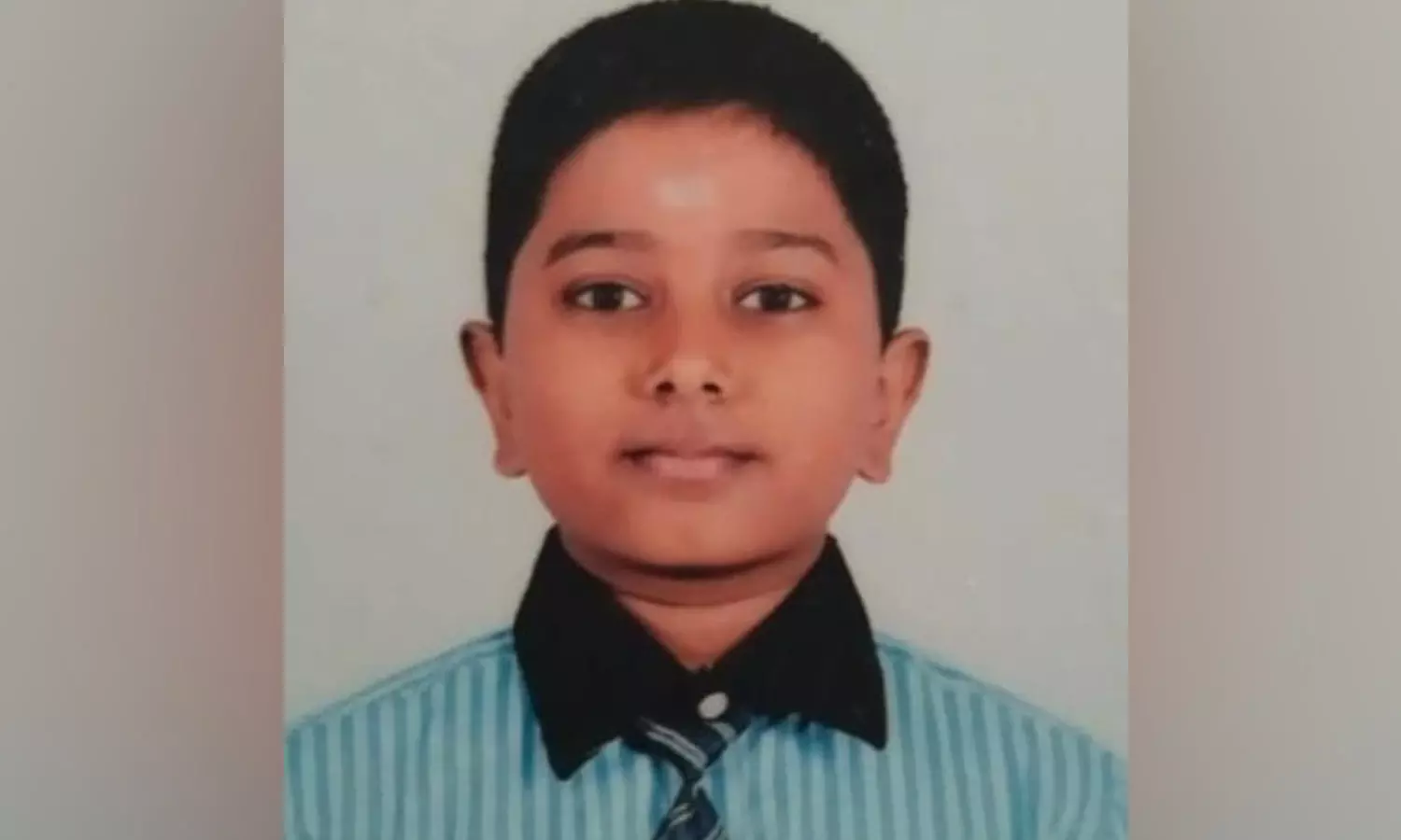 ஸ்கூலுக்கு போன புள்ளைக்கு இப்படியா ஆகணும்..? “தந்தையின் கண் முன்னே துடித்து பலியான சோகம்”… நெஞ்சை உலுக்கும் வேதனை…!!!