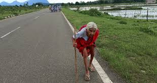 “நாய் கடிச்சிருச்சு….” 95 வயதில் 20 கி.மீ நடந்து சென்ற மூதாட்டி…. நெஞ்சை உலுக்கும் சம்பவம்….!!