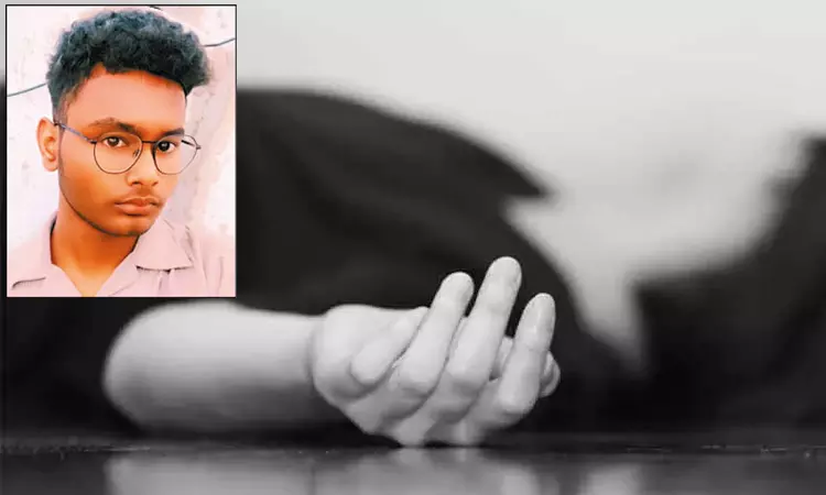 டியூசனுக்கு போன பிள்ளைக்கு இப்படியா ஆகனும்..! “தேங்கியிருந்த மழை நீரில் மின் ஒயர்”… கண்ணிமைக்கும் நொடியில் பறிபோன 12-ம் வகுப்பு மாணவன் உயிர்… பெற்றோர் கதறல்..!!