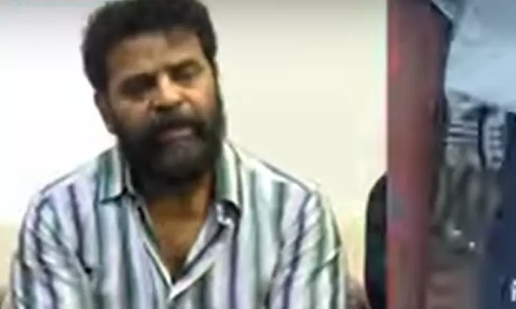 சிறப்பு படையினர் சும்மா செல்பவர்களை அடிக்க மாட்டார்கள்… அறிவுறுத்தியது யார்?… உங்க வீட்டுப் பிள்ளையை அடி என்றால் அடிப்பார்களா?… இயக்குனர் அமீர் ஆவேசம்..!!