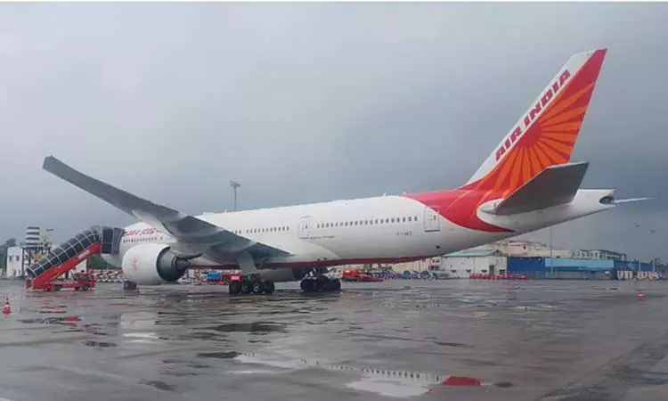 மீண்டும் அதிர்ச்சி…! ஏர் இந்தியா விமானத்தில் தொழில்நுட்ப கோளாறு… அவசர அவசரமாக தரையிறக்கம்…. உயிர் தப்பிய பயணிகள்…!!!!