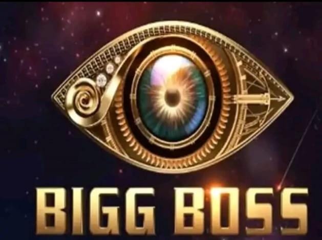 பிரபல பிக்பாஸ் நிகழ்ச்சியில் தற்கொலைக்கு முயன்ற பிரபல நடிகை… வெளியான அதிர்ச்சி தகவல்…!!!