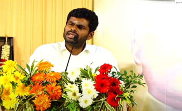 “சிறையில் இருந்தவர்கள்”.. மெரினா பீச்சில் தலைக்கு ஒரு ஏசி காலுக்கு ஒரு ஏசி வைத்த மாதிரி வாழ்ந்தவங்க… யாரை சொல்கிறார் அண்ணாமலை… பரபரப்பு பேச்சு…!!!!
