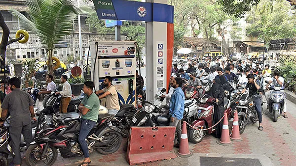 காலையிலேயே வாகன ஓட்டிகளுக்கு ஷாக் நியூஸ்…! “இன்று முதல் இந்த வாகனங்கள் பறிமுதல் செய்யப்படும்”… இனி பெட்ரோல் டீசலும் கிடையாது… வெளியான அதிரடி அறிவிப்பு…!!!