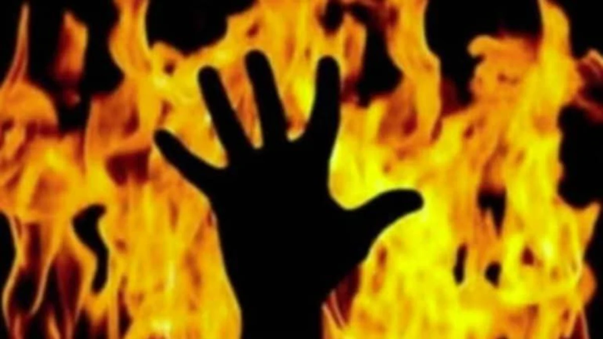 துபாயில் உள்ள கணவருடன் போனில் ஏற்பட்ட சண்டை… மனைவி எடுத்த விபரீத முடிவு… நிர்க்கதியாய் நிற்கும் குழந்தைகள்…!!
