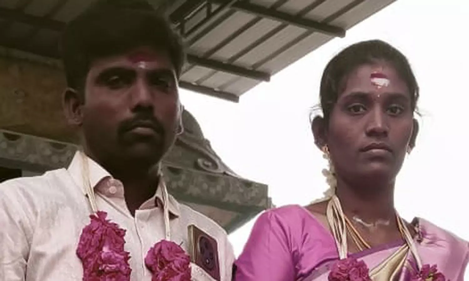 2 கல்யாணமும் போச்சு….! திருமணமான 2-வது நாளே…. புதுப்பெண் மாயமானதால் மாப்பிள்ளை தற்கொலை…. பெரும் சோகம்….!!