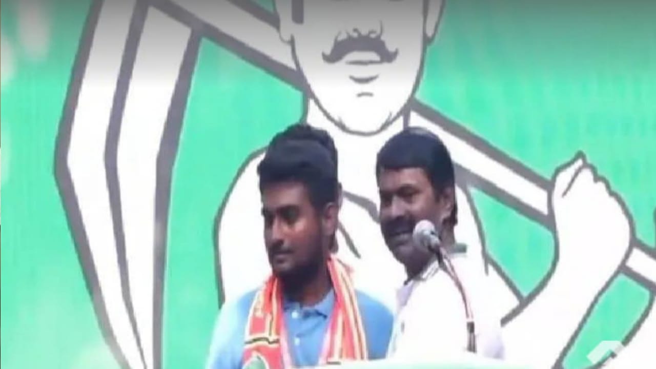 Breaking: 2026 தேர்தல்…! புதிய வேட்பாளரை அறிவித்து நாதக  நிர்வாகிகளுக்கு இன்ப அதிர்ச்சி கொடுத்தார் சீமான்…!!!