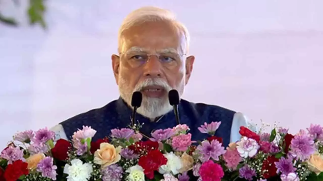 பாஜகாவை எதிர்த்துக்கோங்க…. மாநில வளர்ச்சியை கெடுக்காதீங்க…. பிரதமர் மோடி வேண்டுகோள்….!!