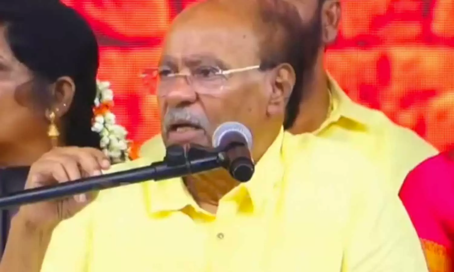 எதுக்கு சும்மா சத்தம் போடுறீங்க… கொஞ்ச நேரம் அமைதியா இருக்க முடியாதா…? பாமக மகளிர் மாநாட்டில் டென்ஷன் ஆன ராமதாஸ்… என்னதான் நடந்துச்சு..?