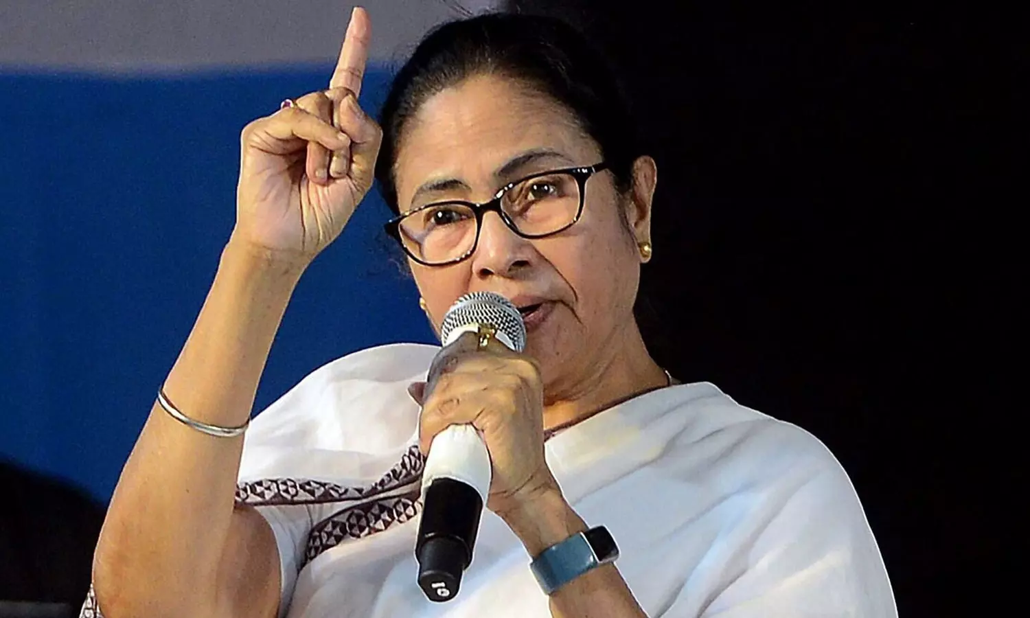 “மகளிர் இடஒதுக்கீடு வெறும் கண்துடைப்பா?” பின்னணியில் இருக்கும் பிளான்…. அமித் ஷாவுக்கு மம்தா பானர்ஜி கொடுத்த ‘வார்னிங்’….!!