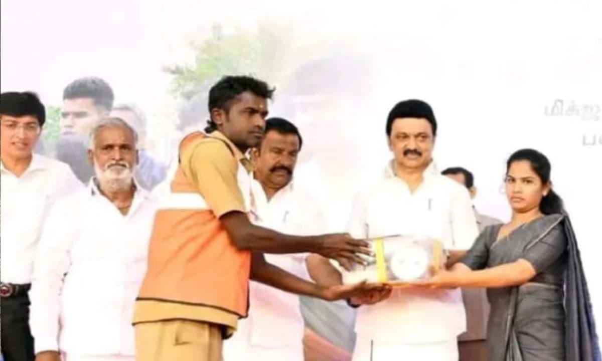 Breaking : “போராட்டம் முடிவு…! தூய்மை பணியாளர்களுக்கு தமிழக அரசு அதிரடி – 6 நலத் திட்டங்கள் அறிவிப்பு”…!!!