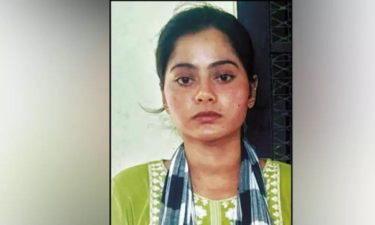 “காதலன் தான் வேணும்…” நகையை விற்று இலங்கையிலிருந்து வந்த பெண்…. சுற்றி வளைத்த போலீஸ்…. விசாரணையில் தெரிந்த அதிர்ச்சி தகவல்கள்….!!