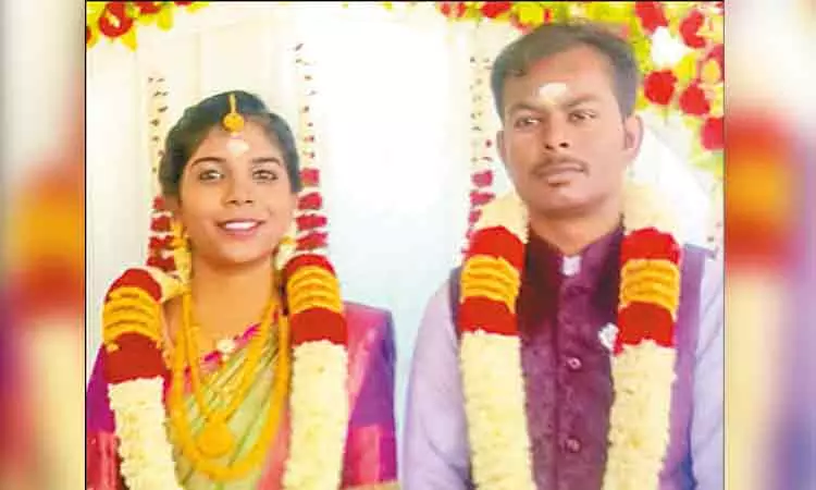 “30 பெண்கள்”… திருமணமாகி 10 மாதம் தான் ஆகுது… பல பெண்களுடன் உல்லாசமாக இருந்த கணவன்… மனைவிக்கு தெரிந்த உண்மை… அடுத்து நடந்த பரபரப்பு.. உயிரே போயிடுச்சு.!