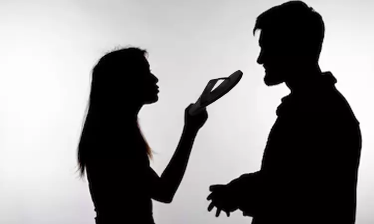 “பஸ்ஸ போலீஸ் ஸ்டேஷனுக்கு விடுங்க”… மாணவியிடம் தகாத முறையில் நடந்த 60 வயது முதியவர்… செருப்பால் அடித்து… அதிர்ச்சியில் உறைந்த பயணிகள்..சென்னையில் பரபரப்பு..!!