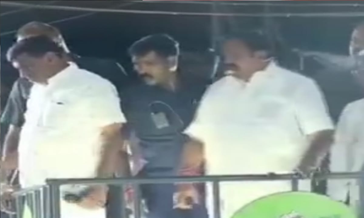 “இனி கூட்டத்திற்கு ஆம்புலன்ஸ் வரக்கூடாது”.. மீறினால் டிரைவரே அதில் நோயாளியா போற நிலை வரும்… மிரட்டிய இபிஎஸ்… வைரலாகும் வீடியோ..!!!