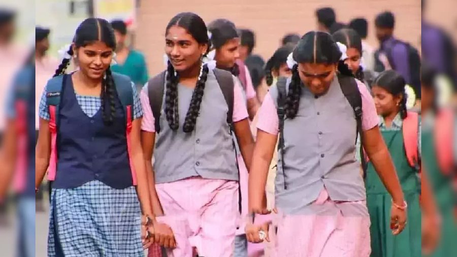 குஷியோ குஷி..! தமிழகத்தில் நாளை பள்ளி கல்லூரிகளுக்கு விடுமுறை… எந்தெந்த மாவட்டங்களில் தெரியுமா…? சூப்பர் அறிவிப்பு…!!!!