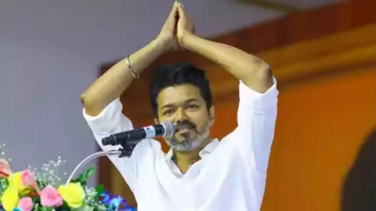 79- வது சுதந்திர தினம்… எண்ணற்ற உயிர்களின் தியாகத்தால் பெற்ற சுதந்திரத்தை கொண்டாடி மகிழ்வோம்… தவெக தலைவர் விஜய் போட்ட பதிவு…!!