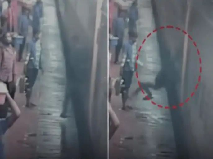 ஓடும் ரயிலிலிருந்து இறங்க முயன்ற வாலிபர்… துரிதமாக செயல்பட்ட காவலர்கள்… நல்லவேளை எதுவும் ஆகல… வைரலாகும் அதிர்ச்சி வீடியோ..!!!