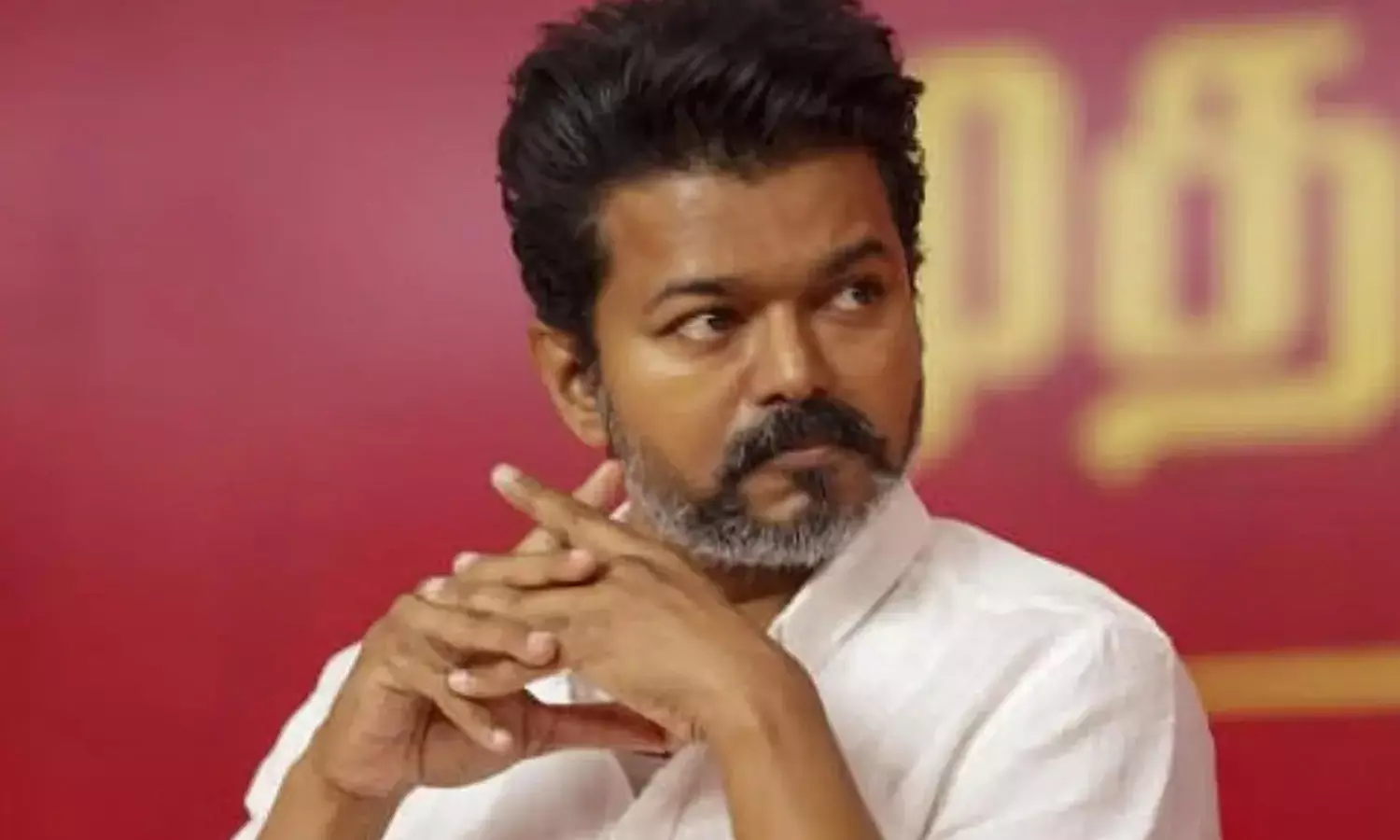 “மக்கள் பார்த்துக் கொண்டிருக்கிறார்கள்!” . உண்மை வெளிவரும்!” – கரூர் சம்பவத்துக்கு  உருக்கமாக பதிலளித்த விஜய்..!!!