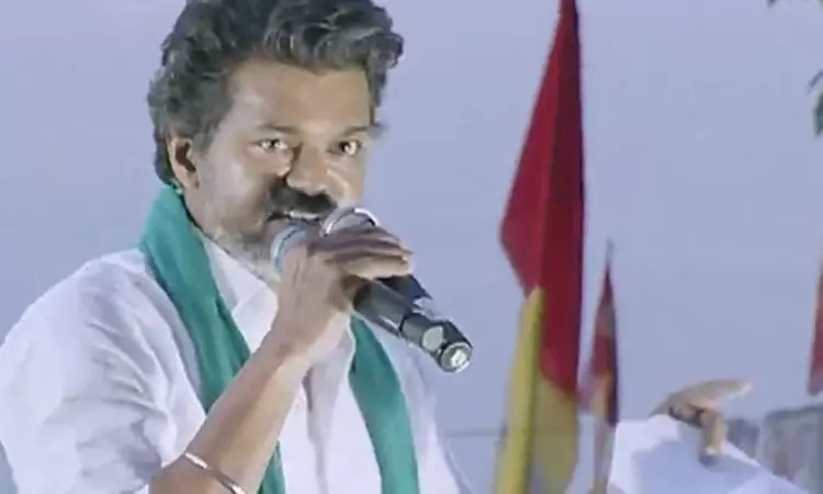 ஒரு டன்னுக்கு 1000 ரூபாய் கமிஷன்…! அப்போ 4.5 வருஷத்தில்… இது சும்மா கூடுற கூட்டமா… கருவாடா காயுது… விவசாயிகளின் வயிற்றில் அடித்து.. வெளுத்து வாங்கிய விஜய்..!!!