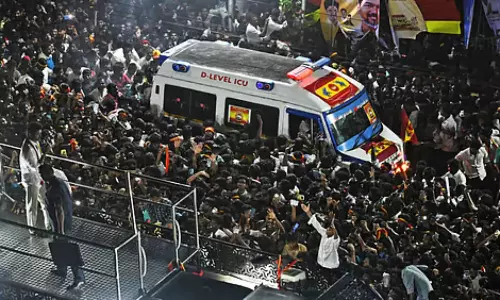 “தவறானது அந்த வதந்தி!” அருகிலிருந்த மருத்துவமனையில் 11 பேர் சேர்க்கப்பட்டனர்… அரசின் அதிகாரப்பூர்வ உண்மை சரிபார்ப்பகம் விளக்கம்…!!!!