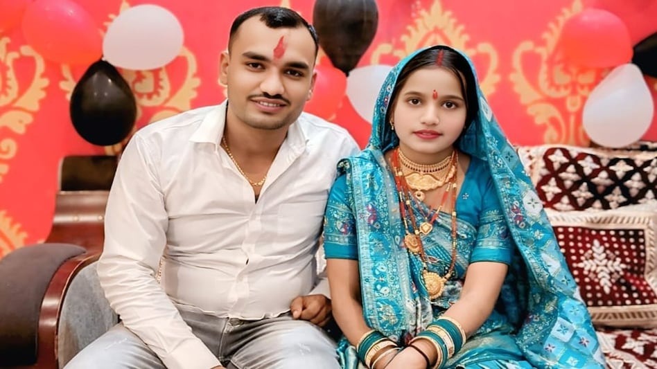 “புதிதாக வாங்கிய கார்”… வீட்டிலிருந்து கிளம்பிய கணவன்… அறையில் பிணமாக மீட்கப்பட்ட மனைவி… பரபரப்பை கிளப்பிய பெற்றோரின் புகார்… நடந்தது என்ன…?