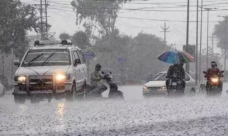தமிழக மக்களே..! மீண்டும் ருத்ர தாண்டவம்.. ஆட்டத்தை காட்ட ரெடியான மழை.. இன்று 11 மாவட்டங்களில் கனமழை பிச்சு உதறப்போகுது… காலையிலேயே வந்தது அலர்ட்..!!!