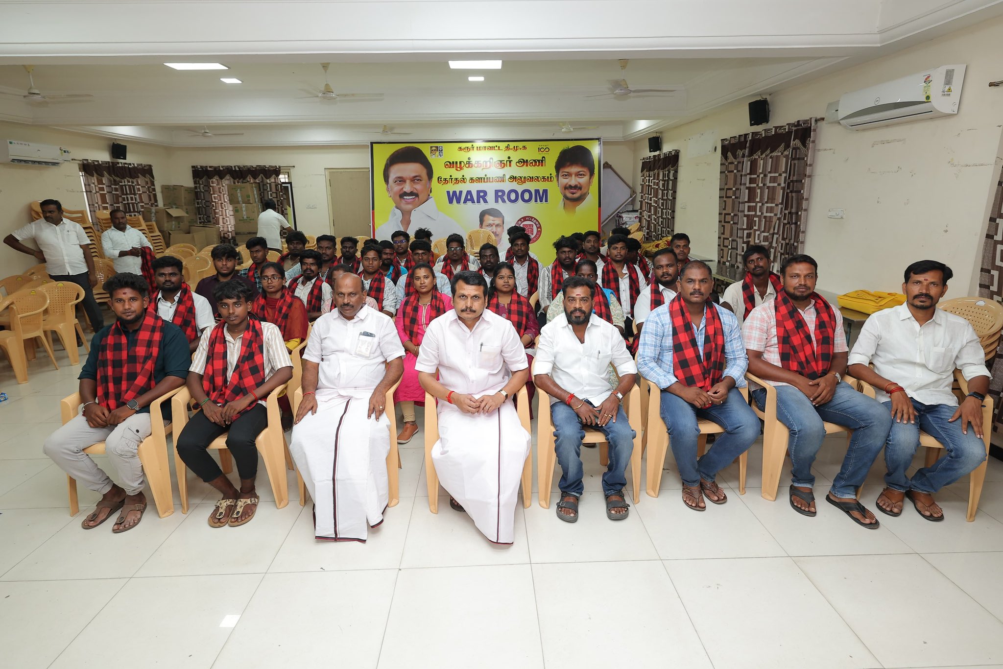 அதிமுக, தவெக ஷாக்..! தொடர்ந்து வேட்டையாடும் செந்தில் பாலாஜி… 100-க்கும் அதிகமானோர் திமுகவில் ஐக்கியம்…!!!