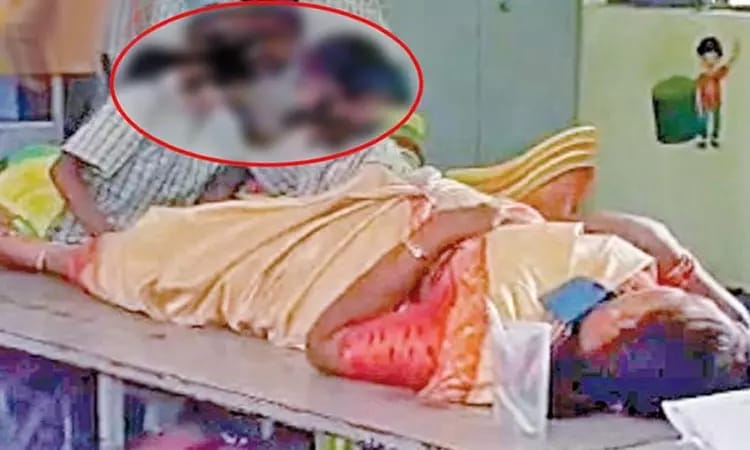 தமிழகத்தில் அதிர்ச்சி..! “அரசு பள்ளியில் மாணவிகளை கால் அமுக்க கட்டாயப்படுத்திய தலைமை ஆசிரியை”… வீடியோ வெளியாகி பரபரப்பு..!!!