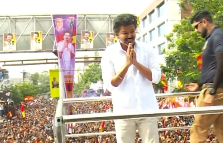 “அடுத்த ஆண்டு நடைபெறுவது ஜனநாயகப் போர்”… குலதெய்வமாக மக்களை சந்திக்க வந்துள்ளேன்… திருச்சியில் விஜய் பரவச பேச்சு..!!!