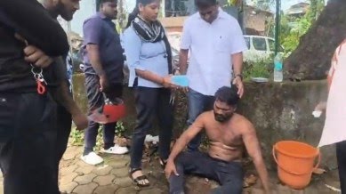 கோவாவை காப்பாற்ற நினைக்கிறாயா?… இப்போ பாரு… சமூக ஆர்வலரை சரமாரியாக தாக்கி முகத்தில் சாணம் பூசி… அதிர்ச்சி சம்பவம்…!!!