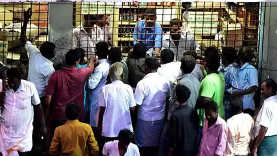 Breaking:  டாஸ்மாக் திடீர் மூடல்..! மதுப்பிரியர்கள் அதிர்ச்சி – புதிய திட்டத்துக்கு ஊழியர்கள் எதிர்ப்பு..!!!