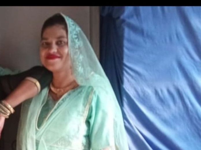 “வெளிநாட்டில் இருந்து திரும்பிய கணவன்”… 3 குழந்தைகள் கண்முன்னே மனைவியைத் துடிக்க துடிக்க… ஈவு இரக்கமே இல்லாத கொடூரம்… அதிர்ச்சி பின்னணி..!!