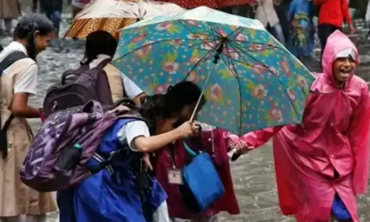 Breaking; கனமழை காரணமாக நாளை பள்ளி, கல்லூரிகளுக்கு விடுமுறை அறிவிப்பு..!!