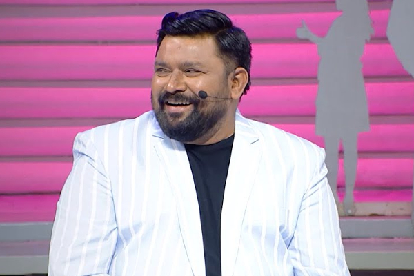 “என் மாமியார் இல்லனா…. நான் இல்ல” எடுறா டைமண்ட் வவுச்சர… அந்த நொடியே கௌரவித்த கோபிநாத்… வைரலாகும் வீடியோ…!!