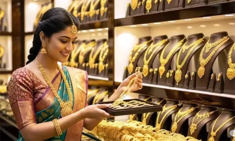 தீபாவளி சலுகை போல தங்கம் விலை சரிவு! – சவரனுக்கு ரூ.640 குறைவு… நகை வாங்க மக்கள் உற்சாகம்..!!!