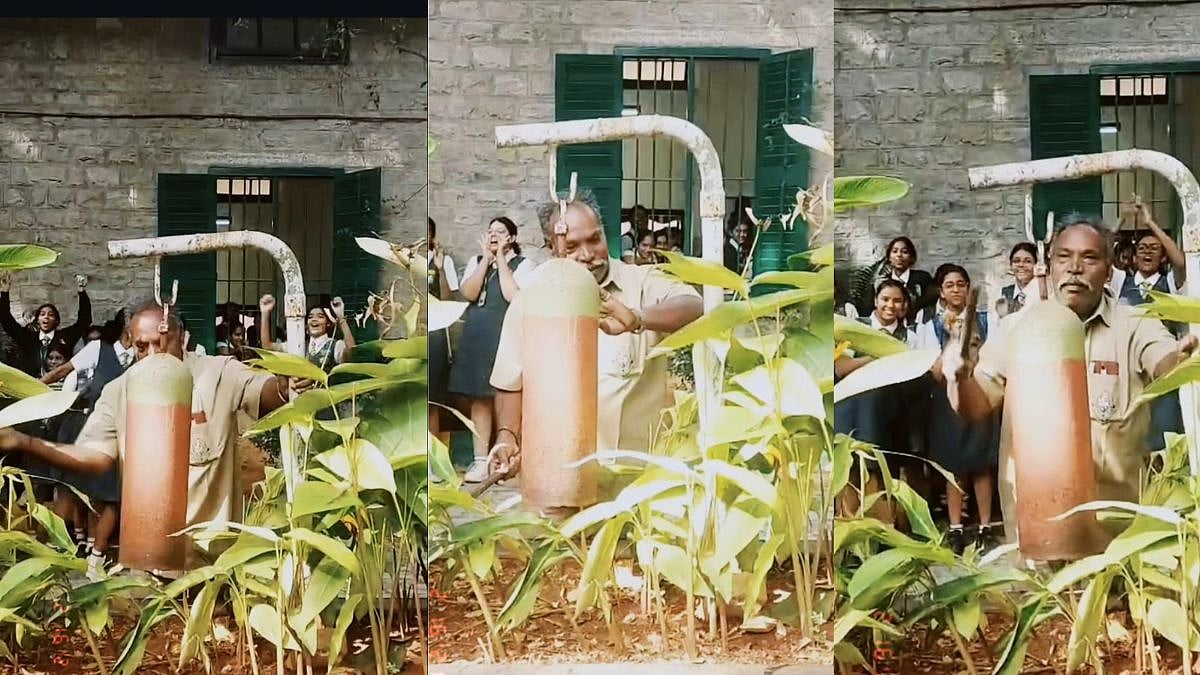 38 ஆண்டுகள் ஒலித்த மணி…. தாஸ் அங்கிளின் கடைசி மணி ஓசை…. 11 மில்லியன் பேரை உருக வைத்த பெங்களூரு பள்ளிப் பிரியாவிடை….  வைரல் வீடியோ….!!