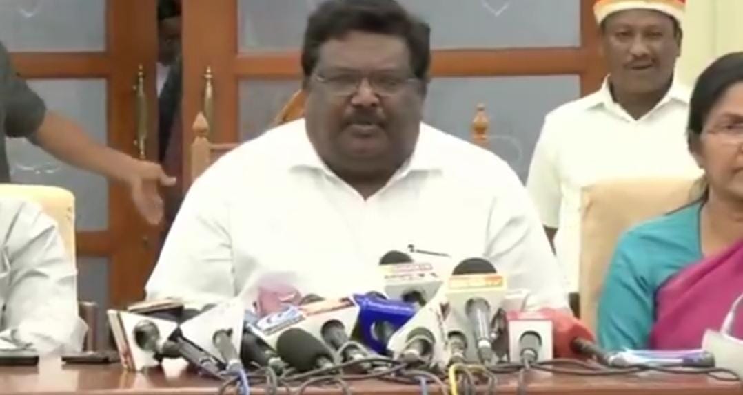 Breaking: தீபாவளி பண்டிகையை முன்னிட்டு வரும் 16ம் தேதி முதல் சிறப்பு பேருந்துகள் இயக்கம்… அமைச்சர் பேட்டி..!!!