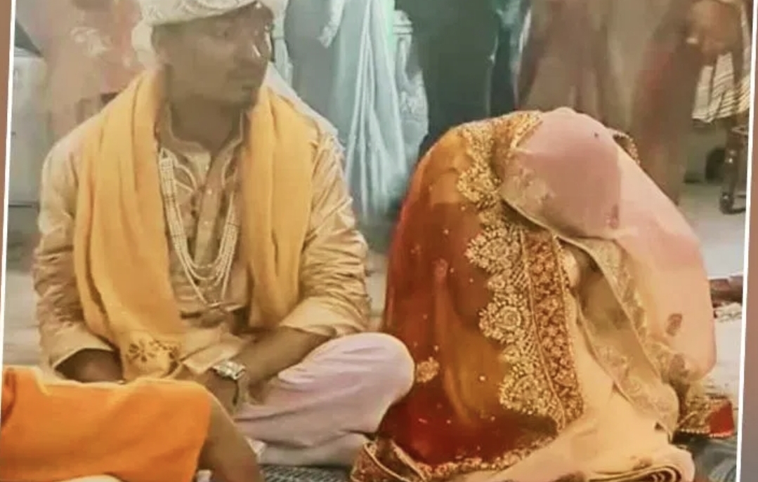 திருமணச் சடங்கில் தூங்கி விழுந்த மணமகள்…. மாப்பிள்ளையோட சிரிப்ப பாருங்க…. வைரலாகும் வேடிக்கை வீடியோ….!!