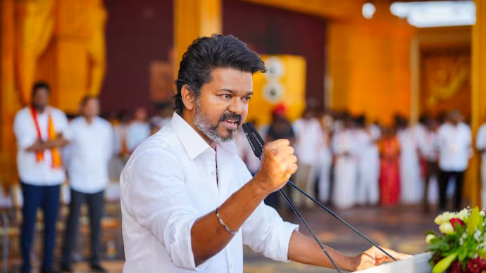 நெல் வீணானது…. அலட்சியத்தின் விளைவு…. “மக்கள் விரோத ஆட்சியாளர்களை வீட்டுக்கு அனுப்புவோம்” – விஜய்யின் ஆவேச எச்சரிக்கை!