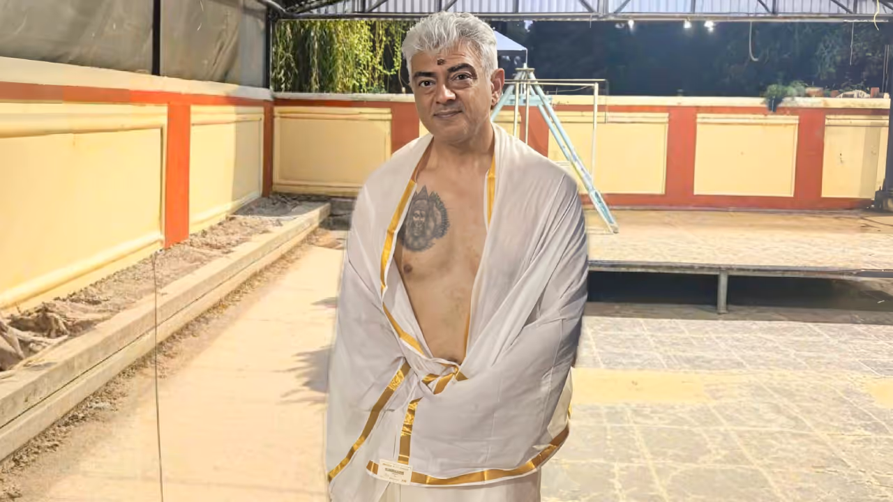 அவர் குலதெய்வம் பா…! “சாமி படத்தை நெஞ்சில் பச்சை குத்திய நடிகர் அஜித்”… நடிகை ஷாலினி வெளியிட்ட போட்டோ… ஆச்சரியத்தில் ரசிகர்கள்..!!!