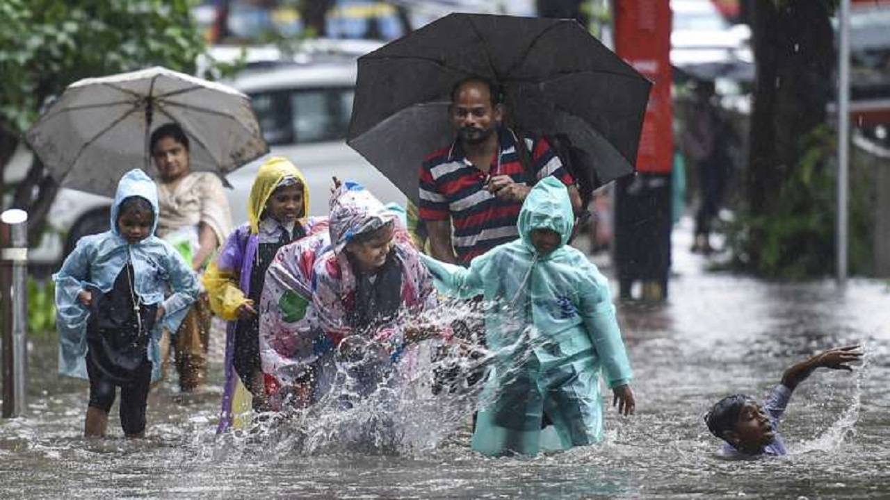 பள்ளிகள், கல்லூரிகளுக்கு இன்று விடுமுறை! கனமழை எச்சரிக்கையை அடுத்து புதுச்சேரி, காரைக்காலில் கல்வித்துறை அமைச்சர் நமச்சிவாயம் அறிவிப்பு.!!