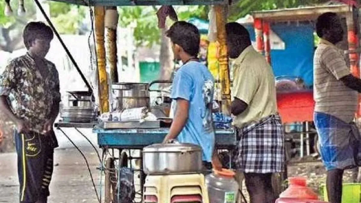 இனி உரிமம் இல்லாமல் கடை போட முடியாது! – பானிபூரி, வடை, பக்கோடா விற்பனையாளர்களுக்கு உணவு பாதுகாப்புத்துறை போட்ட ‘திடீர்’ உத்தரவு..!!!