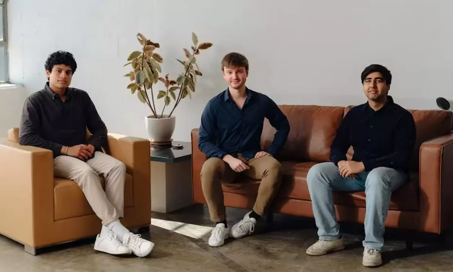 “சுய தொழில் கோடீஸ்வரர்கள்!”… சொந்த முயற்சியால் 22 வயதில் தொழிலதிபர்கள் ஆன இந்திய வம்சாவளி இளைஞர்கள்… வெற்றியின் ரகசியம் இதுதானா?